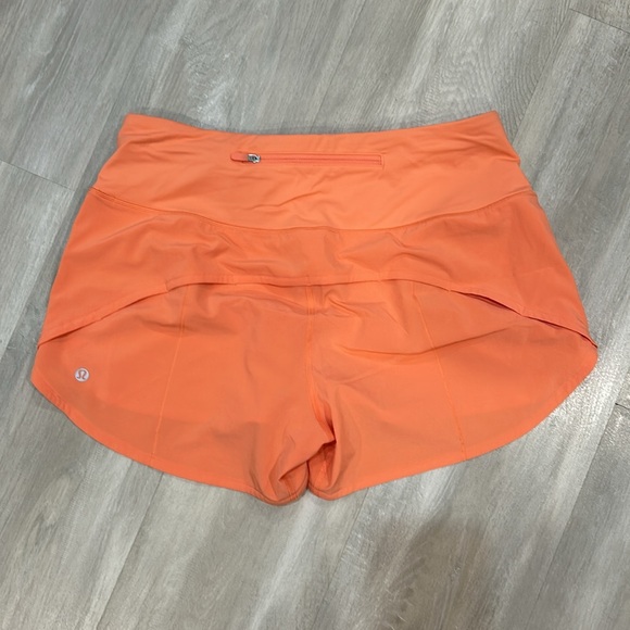 Lululemon Speed Up Shorts - Picture 2 of 4
